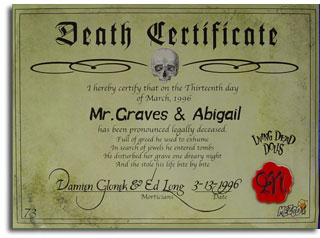 Mr. Graves & Abigail Crane - Living Dead Dolls - Mezco - RTM Spotlight Mr. Graves & Abigail Crane - Living Dead Dolls - Mezco - RTM Spotlight