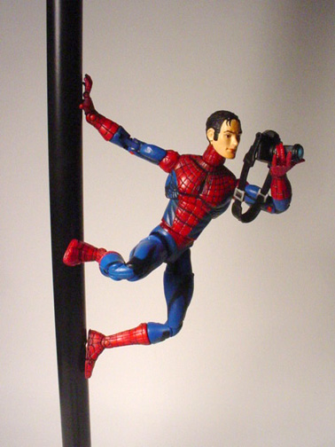 spiderman action figure with magnetic hands and feet