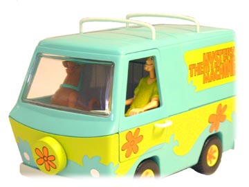 mysterymachine_driving.jpg - 15609 Bytes