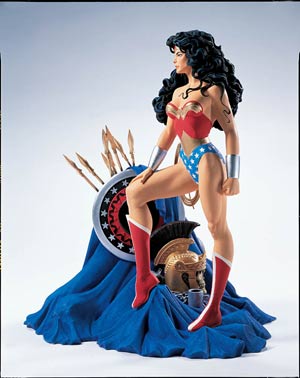 WONDER WOMAN MINI STATUE