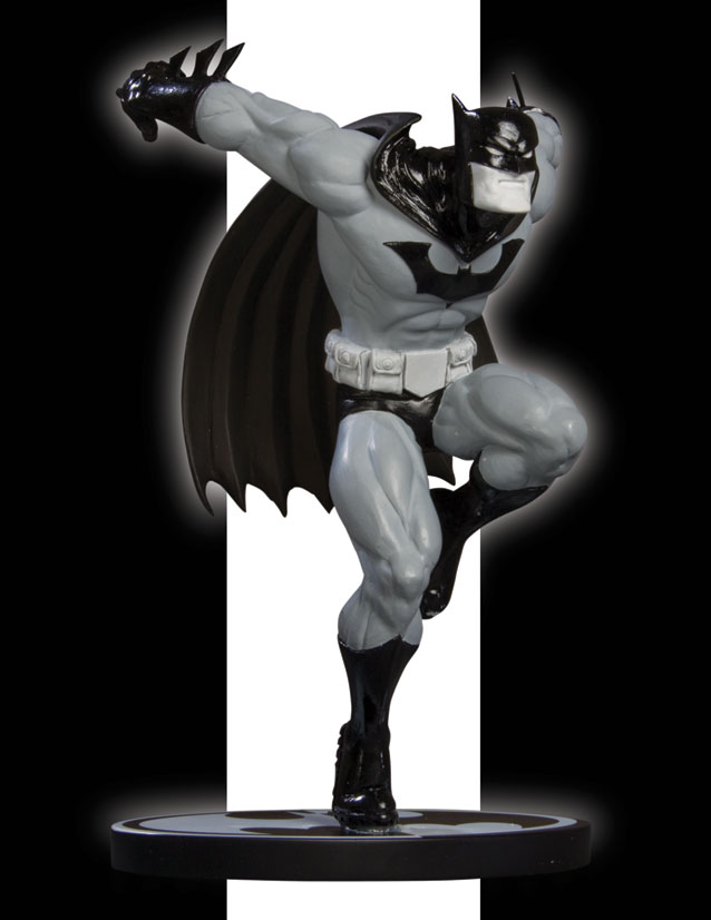 BATMAN BLACK & WHITE STATUE: BATMAN BY ED MCGUINNESS