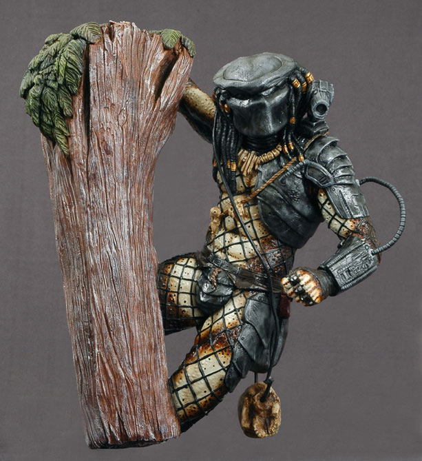 Predator Wall Statue