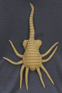 ALIEN VS. PREDATOR PREVIEWS EXCLUSIVE ALIEN EGG & FACEHUGGER PLUSH