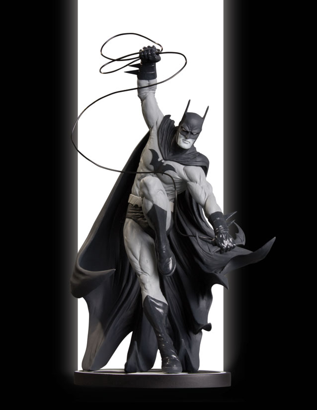 BATMAN BLACK & WHITE STATUE: BATMAN BY TONY DANIEL