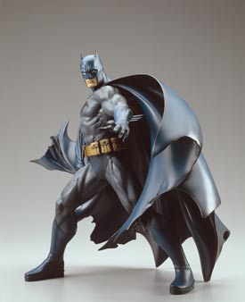 BATMAN DELUXE VINYL STATUE BY KOTOBUKIYA