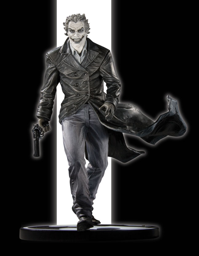 BATMAN BLACK & WHITE STATUE: THE JOKER BY LEE BERMEJO