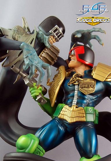 Judge Dredd vs Judge Death Statue