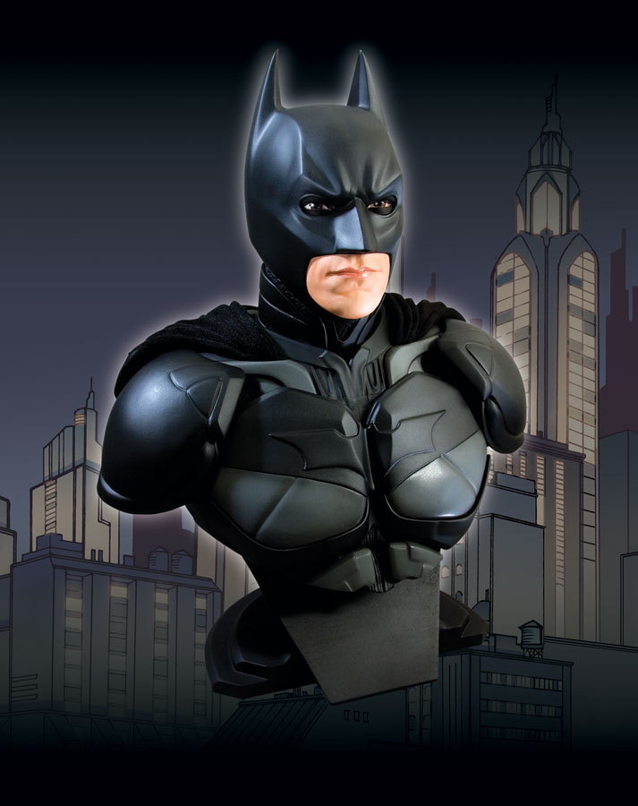 THE DARK KNIGHT: BATMAN 1:2 SCALE BUST