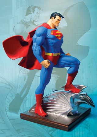 SUPERMAN MINI-STATUE