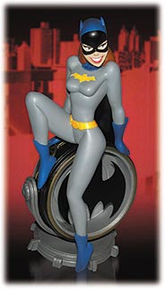 dcd_batgirlstatue.jpg - 12590 Bytes