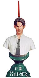 mac_xander_ornament.jpg - 6100 Bytes