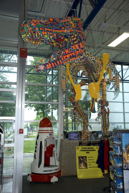 World's Largest K'NEX Sculpture