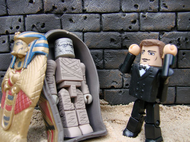 Universal Monsters 7-inch Figures and Minimates in Action