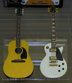 guitars2.jpg - 9461 Bytes