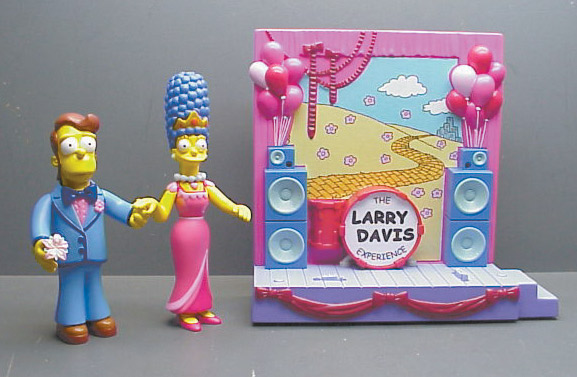 Marge and Homer action figures
