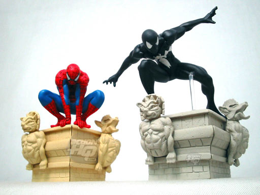 Spiderman vs X-Men Capsule Figures