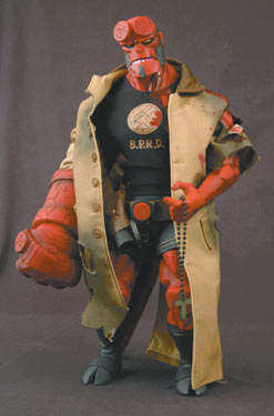 HELLBOY COMIC PREVIEWS EXCLUSIVE BATTLE DAMAGED 18-INCH FIGURE