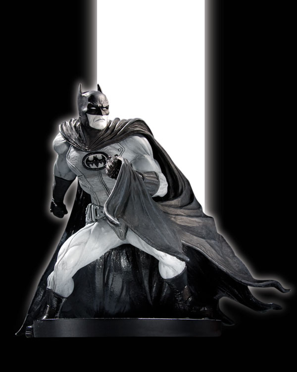 BLACKEST NIGHT: VIOLET LANTERN 1:4 SCALE POWER BATTERY AND RING PROP REPLICA SET